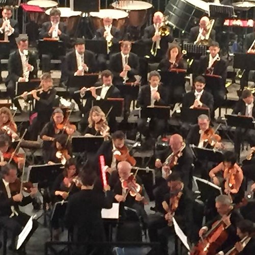 Al Ravello Festival le musiche di Star Wars: Juraj Valčuha dirige orchestra San Carlo con spada laser [VIDEO]