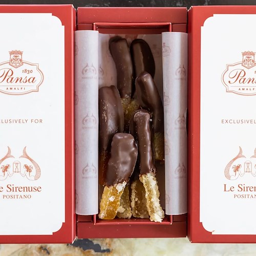 Al "Sirenuse" di Positano arriva un cofanetto prezioso: per gli ospiti le pregiate scorzette agrumi e cioccolato di Pansa Amalfi