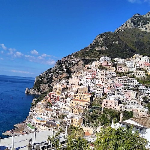 Al via “Positano in… Mostra”, da giugno a ottobre Ufficio del Turismo diventa la casa dell’arte