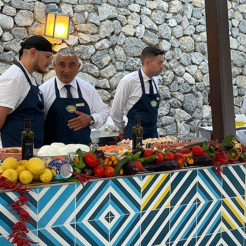 All’Anantara Convento di Amalfi la tradizione è di casa: la maestria di Gino Sorbillo e i prodotti a km0 nelle pizze de “La Locanda della Canonica” /FOTO e VIDEO