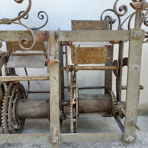 All’asta antico meccanismo dell'orologio del Duomo di Amalfi [FOTO]