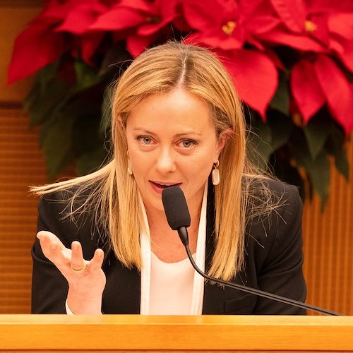 Allarme Covid dalla Cina, Meloni: «Tamponi agli aeroporti inefficaci se UE non attua la stessa misura»