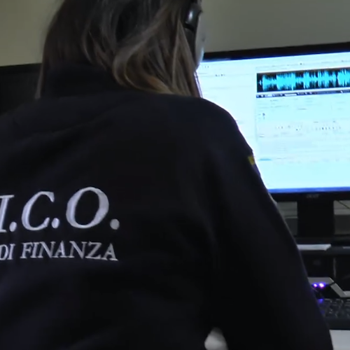 Alteravano i controlli per favorire la ‘ndrangheta: arrestati due funzionari dell’Agenzia delle Dogane in Calabria<br />&copy; Guardia di Finanza