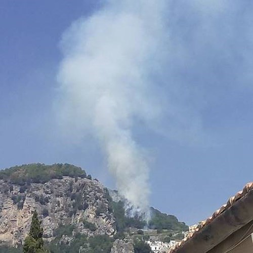 Altro rogo a Valle delle Ferriere, Costiera ancora in fiamme