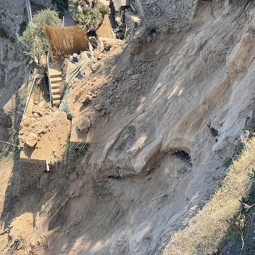 Amalfi, c’è la mano dell’uomo nel crollo avvenuto a ridosso di una villetta?