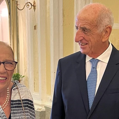 Amalfi, cinquant'anni d'amore e dedizione: Antonio Carrano e Laura Trucillo celebrano le loro nozze d'oro