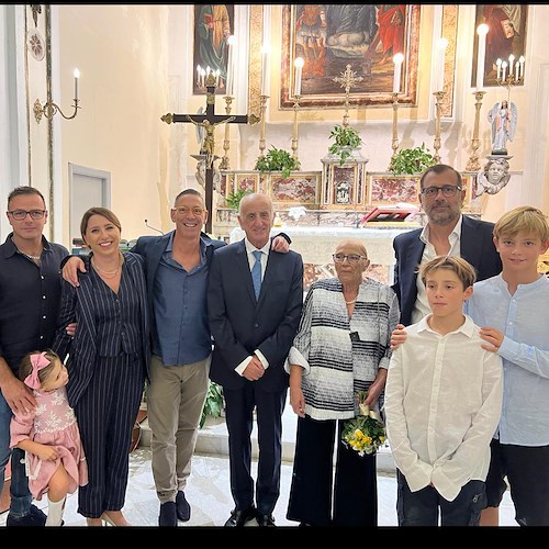 Amalfi, cinquant'anni d'amore e dedizione: Antonio Carrano e Laura Trucillo celebrano le loro nozze d'oro