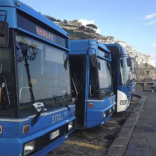Amalfi, controlli a bus pubblici. Corace (Sita): «A bordo fotocopie autenticate dei libretti di circolazione»