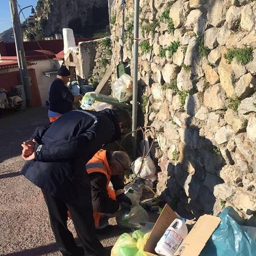 Amalfi, controlli dei Vigili su conferimento rifiuti: tre multe a Pogerola