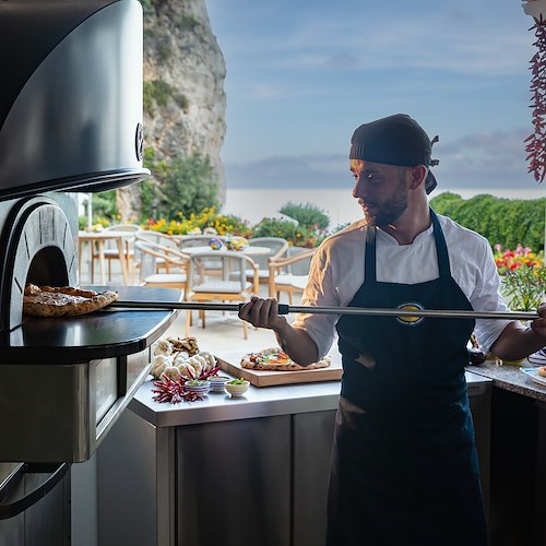 Amalfi, da oggi la “Pizza Pompei” di Gino Sorbillo alla Locanda della Canonica /FOTO e VIDEO