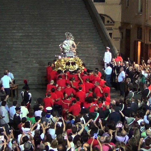 Amalfi e la Corsa di Sant’Andrea: la spinta della fede, la prova di forza di un grande popolo [VIDEO]