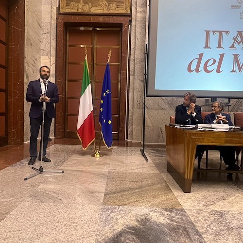 Amalfi e le Repubbliche Marinare nei nuovi francobolli dedicati all’Italia del Mare