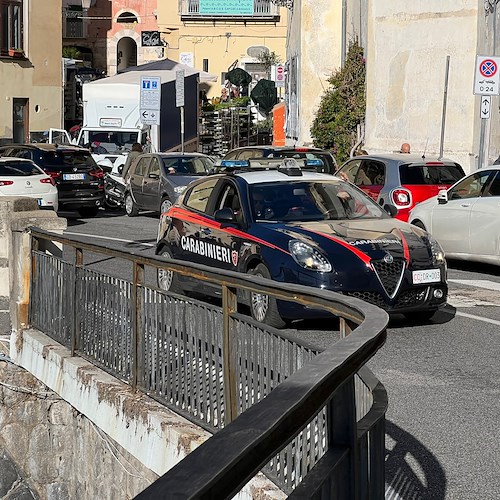 Amalfi, furto nella notte: malviventi fermati dagli avventori di un bar