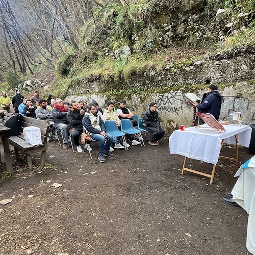 Amalfi, “I Ragazzi della Selva” onorano la Madonna nella Valle delle Ferriere