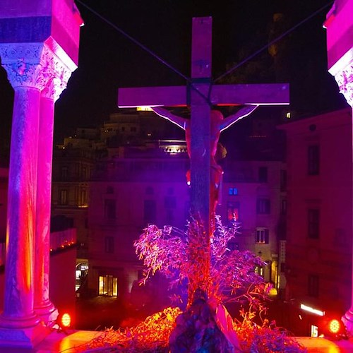 Amalfi, i volontari Millenium espongono il Cristo Morto [FOTO]