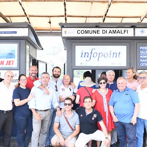 Amalfi, inaugurato nuovo punto di informazione e accoglienza turistica multilingue 