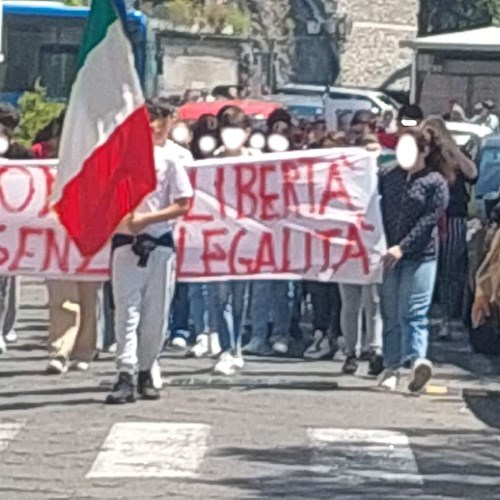 Amalfi, l’I.C. “Gerardo Sasso” celebra la Giornata della Legalità ricordando Giovanni Falcone e Paolo Borsellino