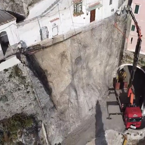 Amalfi, lavori al costone anche di domenica. Anas ha già allestito cantiere per ricostruzione strada [VIDEO]