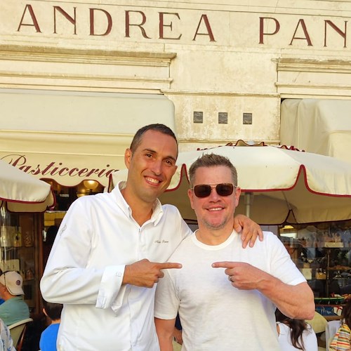 Amalfi, Matt Damon sceglie le sfogliatelle Santa Rosa della Pasticceria Pansa per la sua colazione
