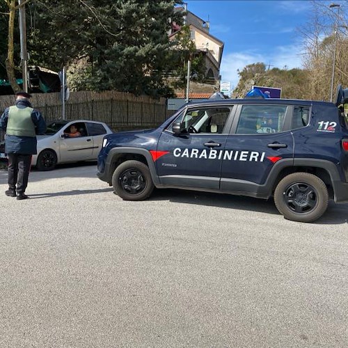 Amalfi, non si ferma all’alt dei Carabinieri: inseguito e bloccato a Tramonti
