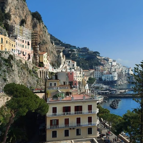 Amalfi, per sei notti strada chiusa per messa in sicurezza costone roccioso sottostante Via Annunziatella