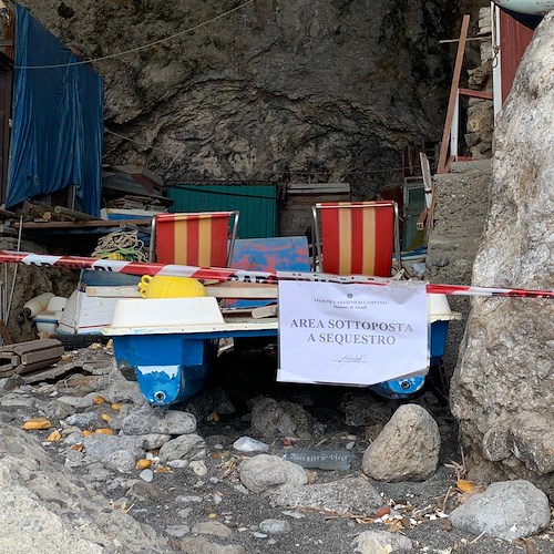 Amalfi: sequestrata una maxi discarica nella grotta di Santa Croce [FOTO]