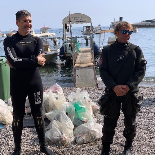 Amalfi. Spiagge e Fondali Puliti, studenti del "Marini Gioia" adottano la piccola baia