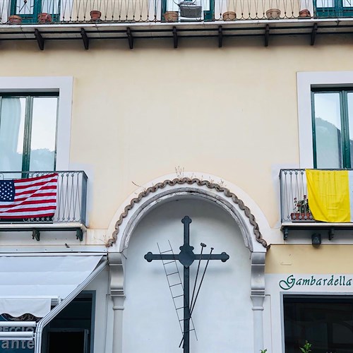 Ambasciatrice americana Callista Gingrich torna in Costa d’Amalfi: a Minori ritrova Franco Nuschese [FOTO]