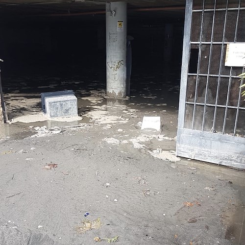Anche a Maiori si fa la conta dei danni: allagati garage e locali del porto turistico [FOTO-VIDEO]