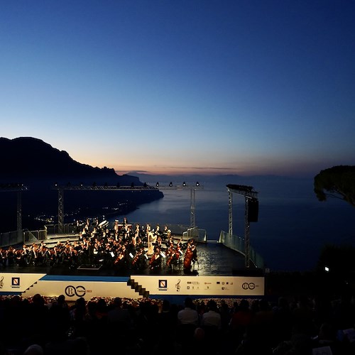 Ancora magia per il concerto all’alba di Ravello, emozioni e meraviglia di un evento che continua a stupire /FOTO