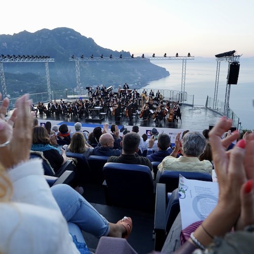 Ancora magia per il concerto all’alba di Ravello, emozioni e meraviglia di un evento che continua a stupire /FOTO