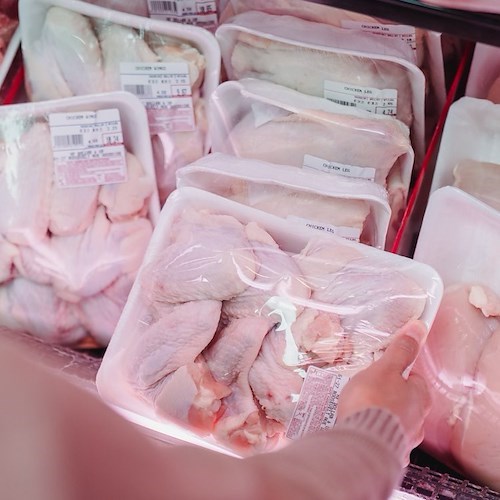 Ancora un blitz dei NAS Salerno: diffidati due alimentari e chiuso supermercato per carenze igienico-sanitarie-strutturali