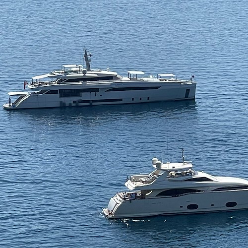 Ancora yacht di lusso in Costa d'Amalfi, ecco "Bartali" e "Fleur" [FOTO]