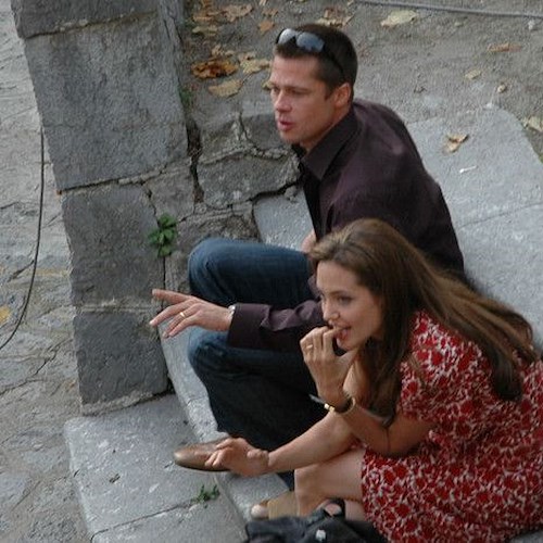 Angelina Jolie chiede il divorzio a Brad Pitt. Il loro amore sbocciò a Ravello /FOTO e VIDEO