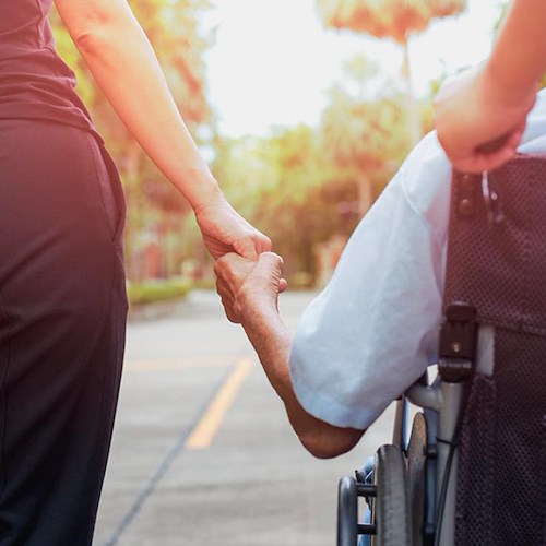 Assistenza persone invalide: Piano di Zona S2 annuncia bonus ai Caregiver. Ecco come ottenerlo