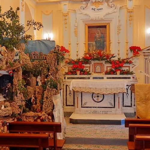 Atrani, cerimonia della "Reposizione di Gesù Bambino" al Santuario di Santa Maria del Bando /foto /video