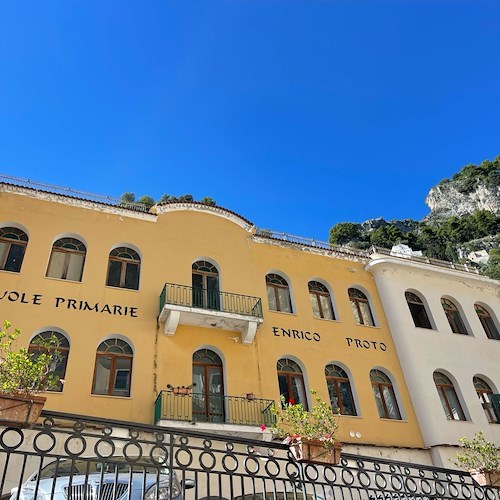 Atrani, Comune concede in locazione locale da adibire a studio medico/ambulatorio. Domande entro il 12 gennaio