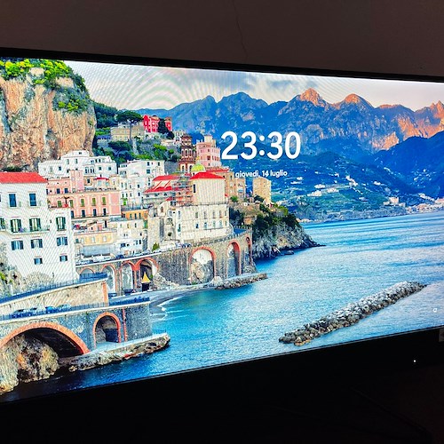 Atrani e la Costa d'Amalfi come sfondo della schermata di benvenuto di Microsoft Windows 11