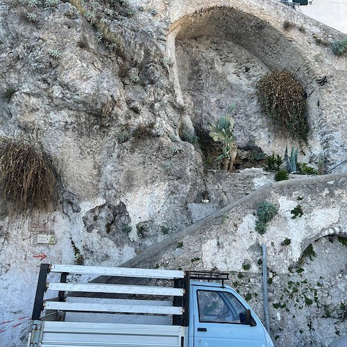 Atrani, interdetta Via Guglielmo Colavolpe per caduta pietre