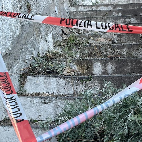 Atrani, interdetta Via Guglielmo Colavolpe per caduta pietre