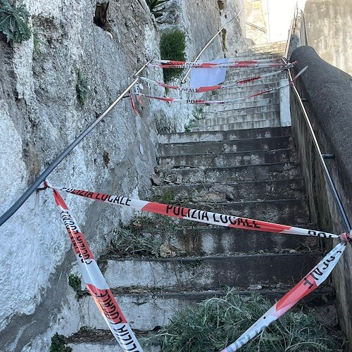 Atrani, interdetta Via Guglielmo Colavolpe per caduta pietre