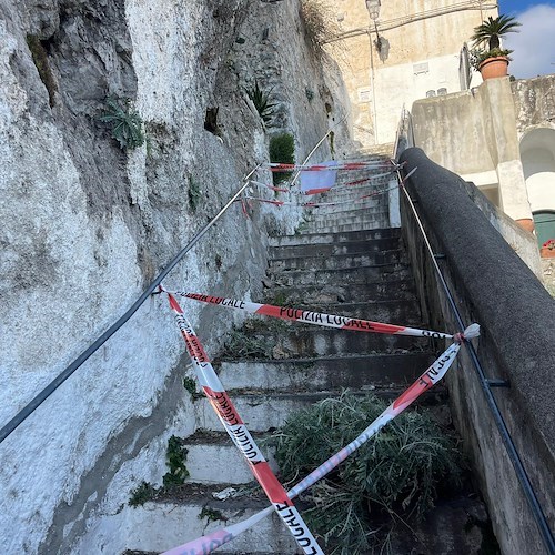 Atrani, interdetta Via Guglielmo Colavolpe per caduta pietre