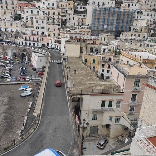 Atrani, montata la stella per la tradizionale “Calata” con l’ausilio di un drone [FOTO]