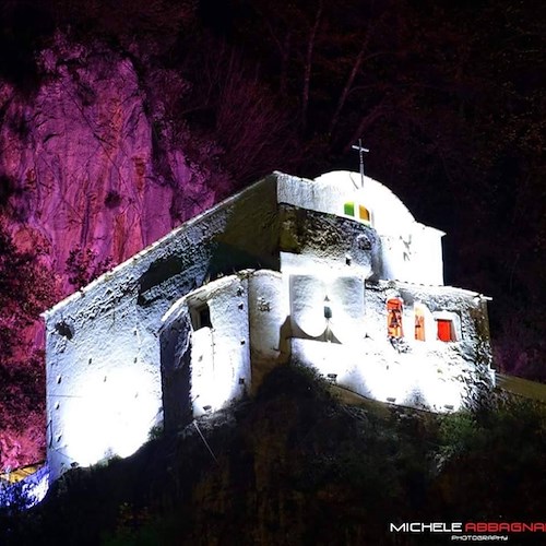 Atrani, Santa Maria del Bando: quando il colore della luce esalta la bellezza [FOTO]