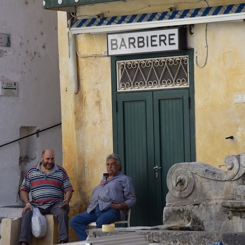 Atrani trasformata in un set cinematografico avrà in piazza una sirena e un panificio con i prodotti freschi di Civale /foto