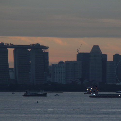 Attraversare lo Stretto di Singapore, tra traffico e pirateria