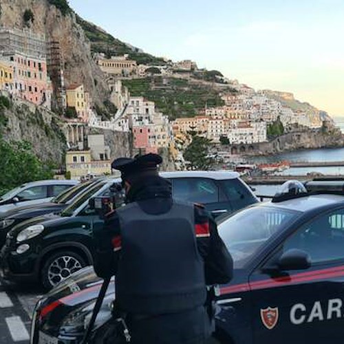 Autisti abusivi in Costiera Amalfitana scoperti dai Carabinieri. Inseguiti e denunciati due napoletani