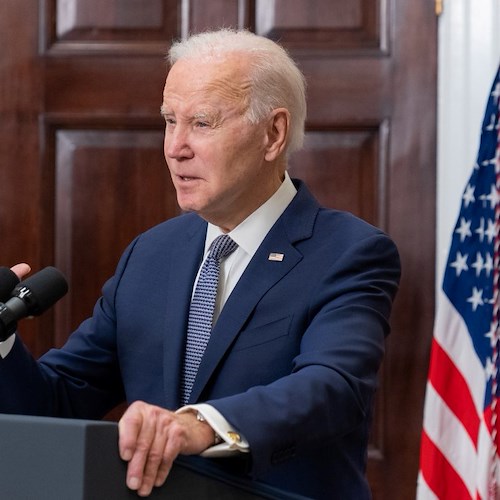 Biden firma la legge che autorizza la National Intelligence a svelare l'origine del Covid-19