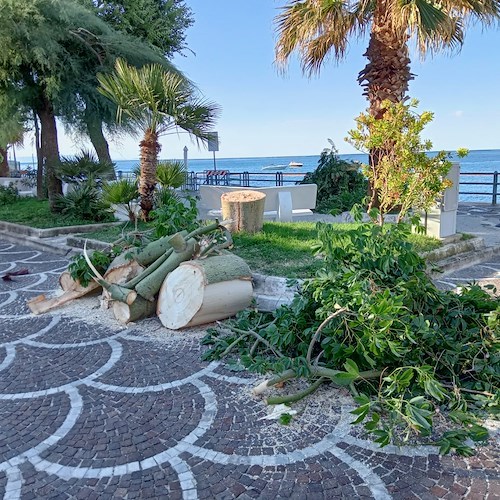 Bomba d'acqua in Costa d'Amalfi, a Maiori danni agli stabilimenti balneari. Disagi anche a Cetara e Ravello / FOTO 