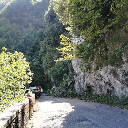 Bonifica roccia al Valico di Chiunzi: senso unico alternato fino al 19 aprile